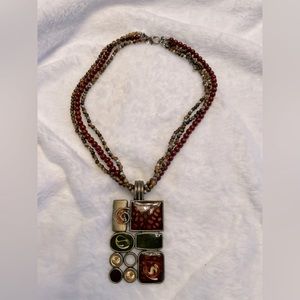 Stella & Dot necklace with pendant